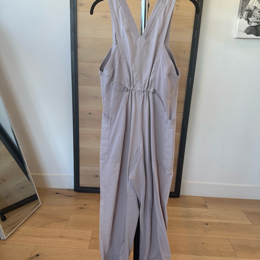 Stylish Women's Jumpsuit in Light Gray - Picture 6 of 8